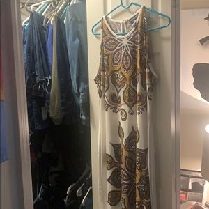 A pattern maxi dress